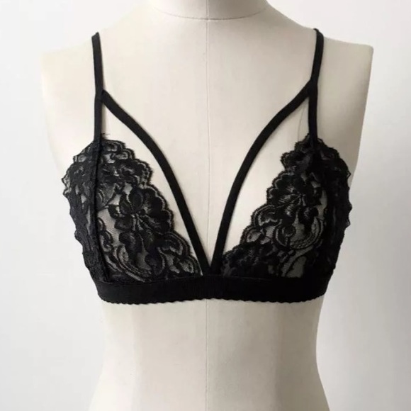 New! Black Lace Strappy Bralette - Picture 2 of 8